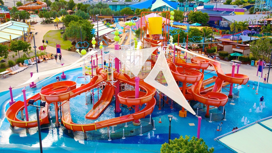 WhiteWater World showing a waterpark