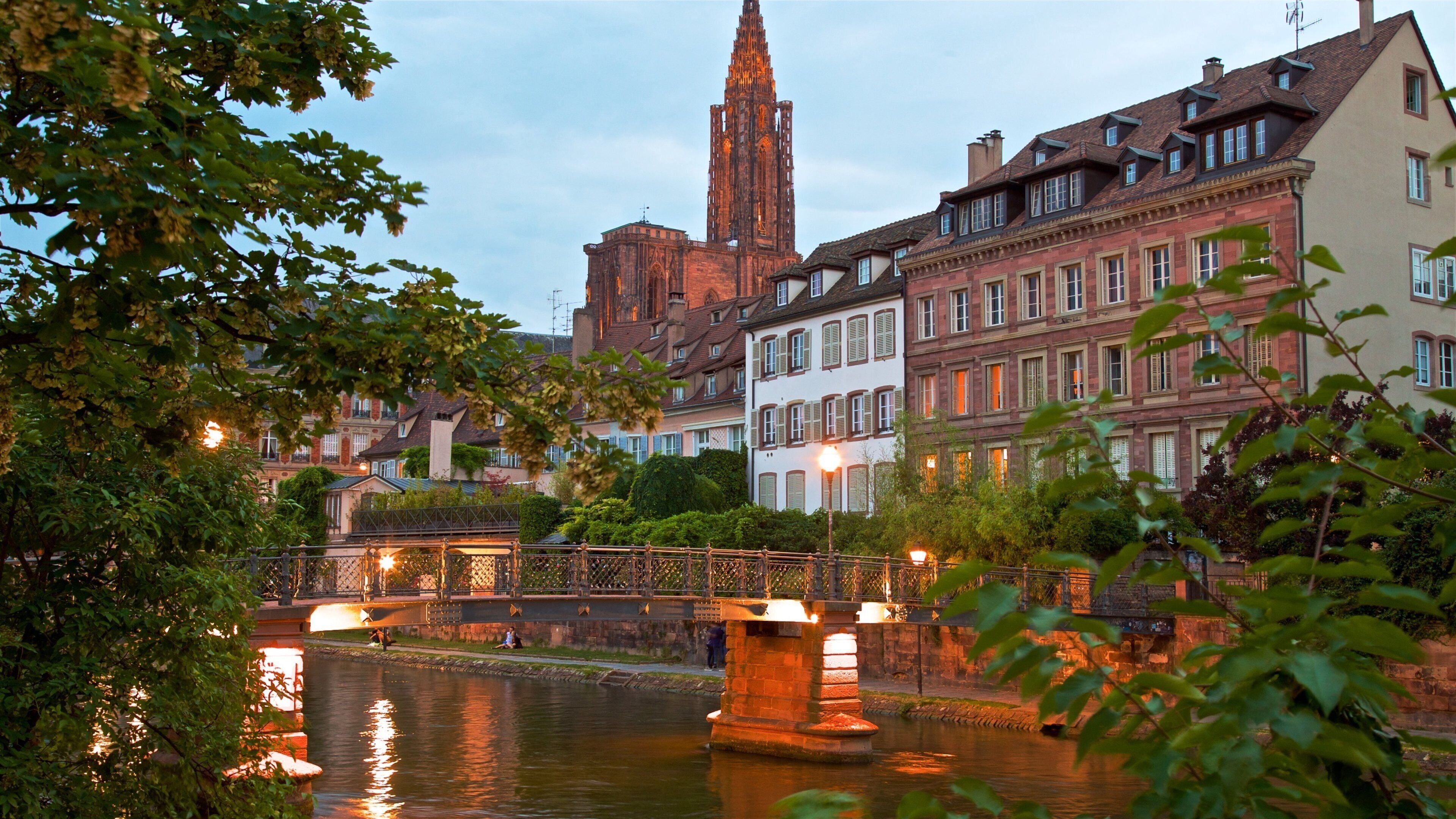 Strasbourg showing heritage elements, a bridge and a river or creek