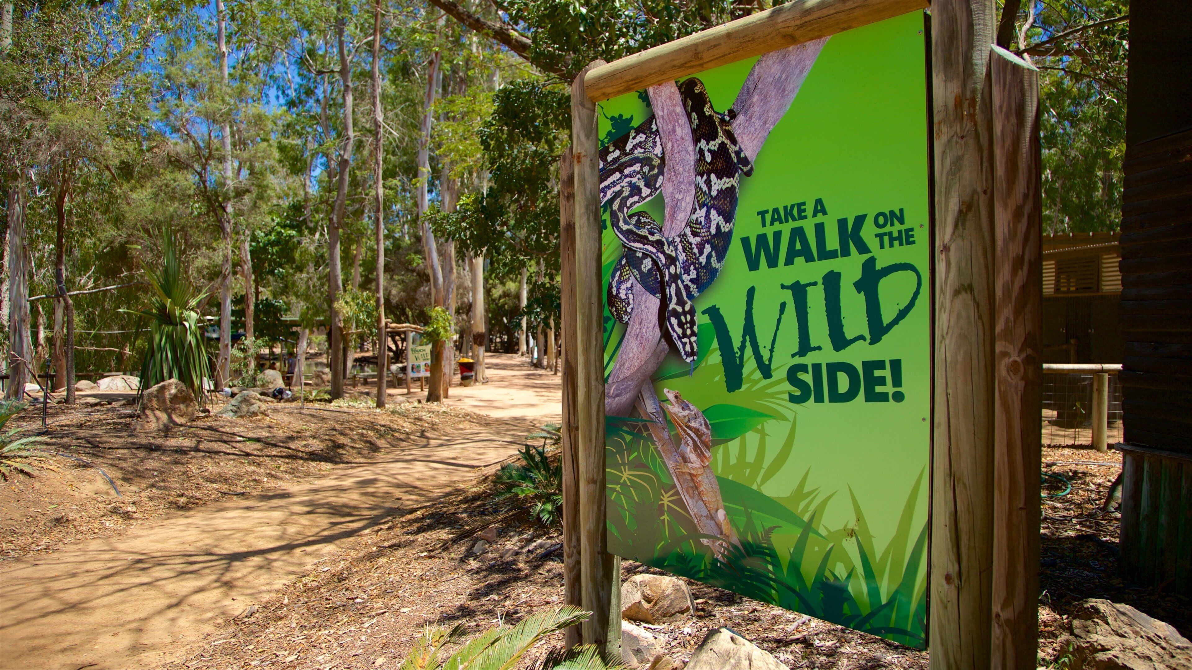 ビラボン自然保護区 フィーチャー 標識 と 静かな風景