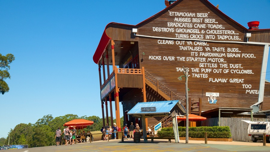 Aussie World showing signage and street scenes