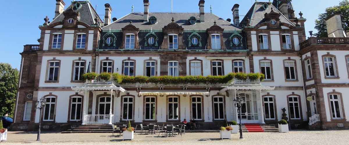 This building is inscrit au titre des Monuments Historiques. It is indexed in the Base Mérimée, a database of architectural heritage maintained by the French Ministry of Culture, under the reference PA00085018 .