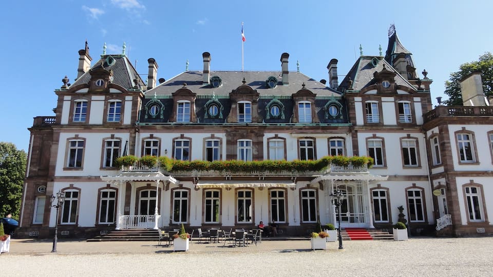 This building is inscrit au titre des Monuments Historiques. It is indexed in the Base Mérimée, a database of architectural heritage maintained by the French Ministry of Culture, under the reference PA00085018 .