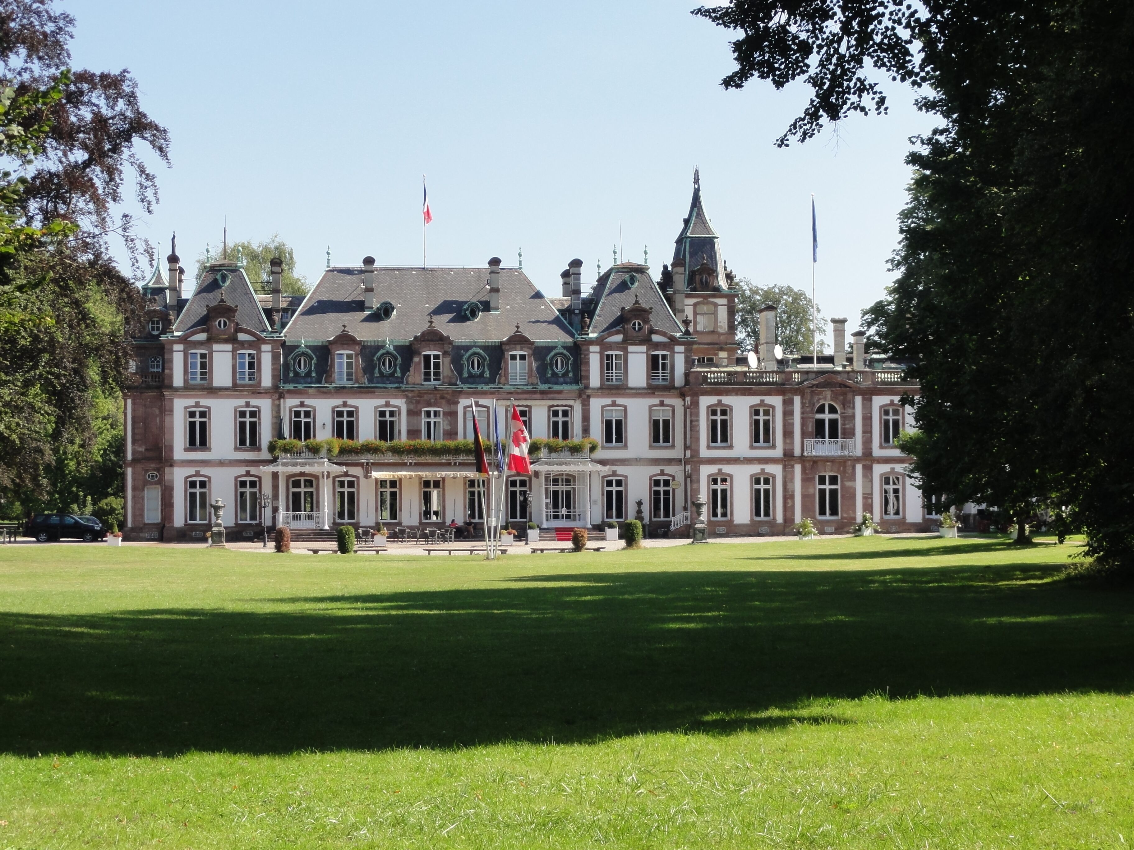 This building is inscrit au titre des Monuments Historiques. It is indexed in the Base Mérimée, a database of architectural heritage maintained by the French Ministry of Culture, under the reference PA00085018 .