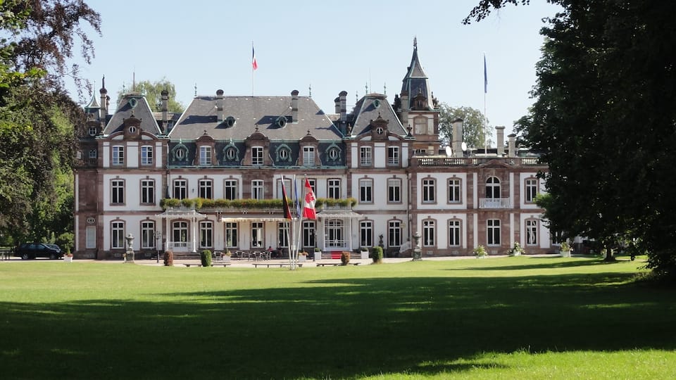 This building is inscrit au titre des Monuments Historiques. It is indexed in the Base Mérimée, a database of architectural heritage maintained by the French Ministry of Culture, under the reference PA00085018 .