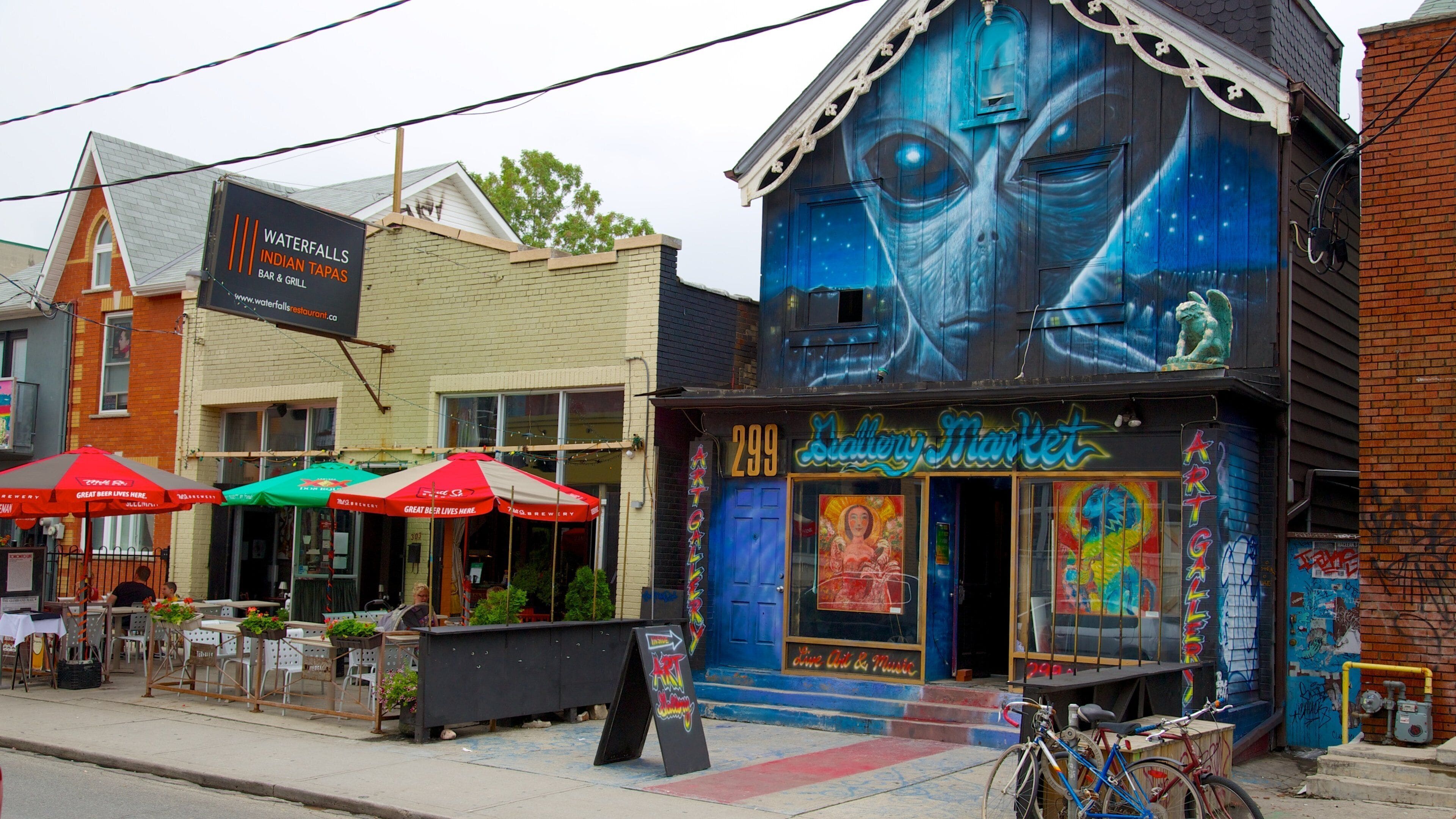 Kensington Market showing a city, markets and outdoor art