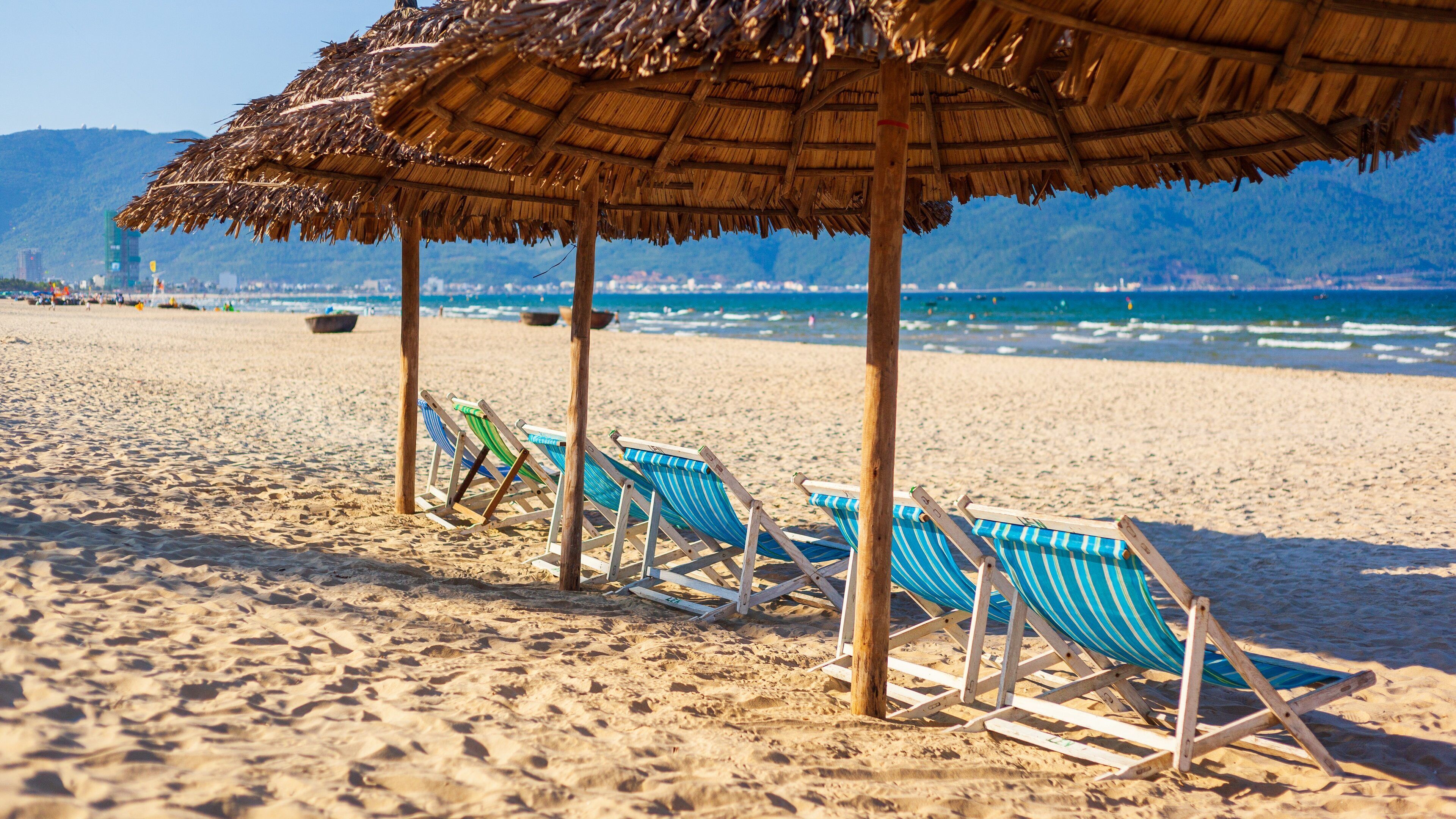 My Khe Beach showing tropical scenes, a sandy beach and general coastal views
