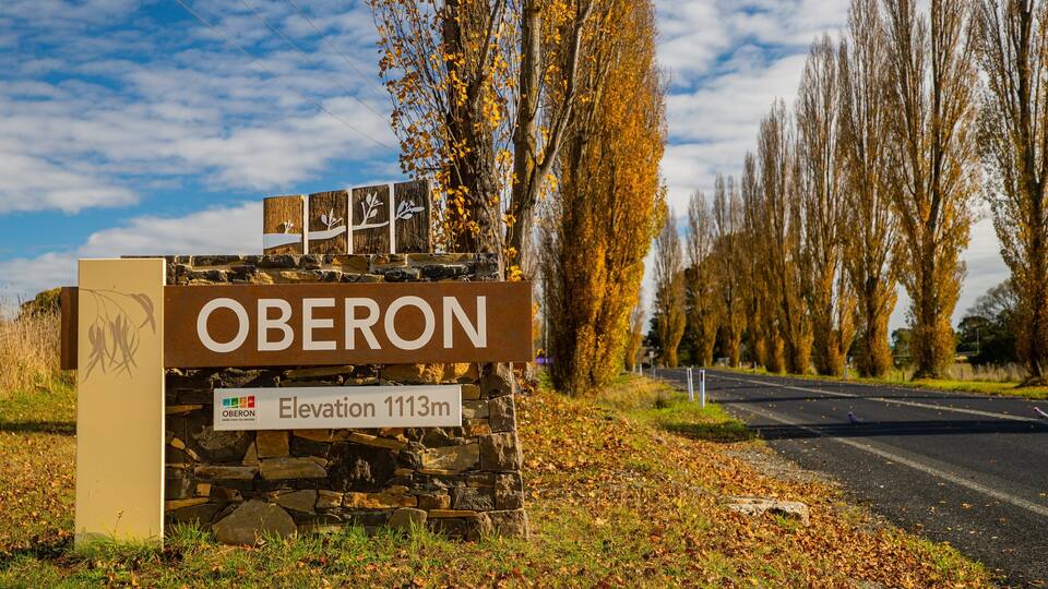 A sign for Oberon with an elevation of 1113m.