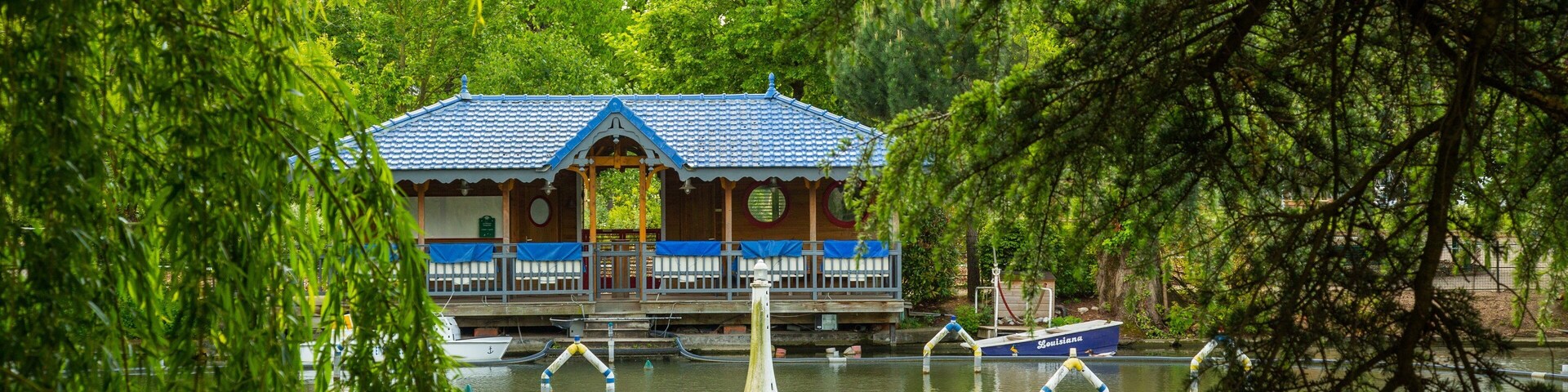 Jardin d\'Acclimatation featuring a pond