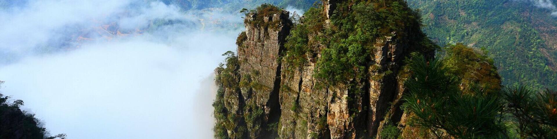 #LianhuaMountain Tourism Scenic Area in Jinxiu. #金秀莲花山.
https://twitter.com/Beautifulgx