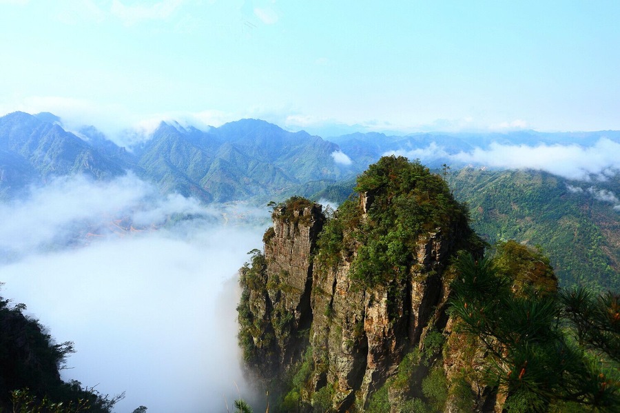 #LianhuaMountain Tourism Scenic Area in Jinxiu. #金秀莲花山.
https://twitter.com/Beautifulgx