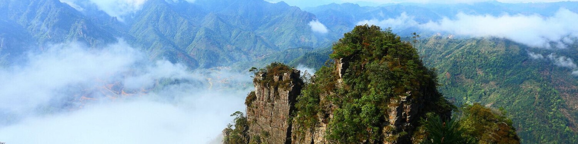 #LianhuaMountain Tourism Scenic Area in Jinxiu. #金秀莲花山.
https://twitter.com/Beautifulgx