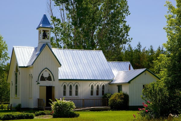 Fanshawe Pioneer Village welches beinhaltet Kirche oder Kathedrale, religiöse Elemente und historische Architektur