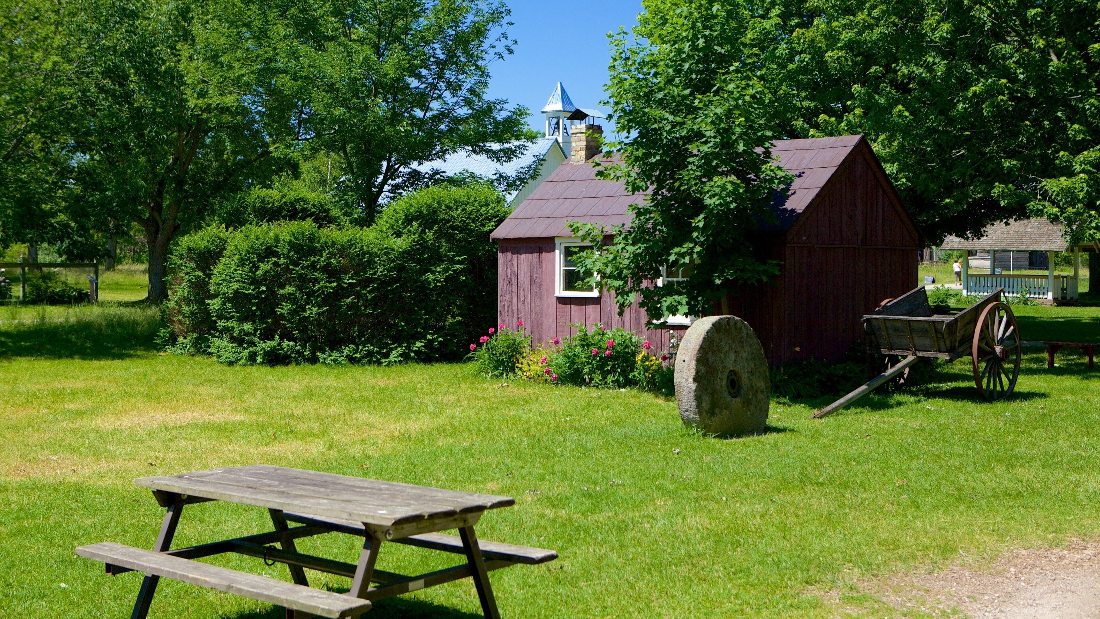 Fanshawe pionerlandsby fasiliteter samt hus