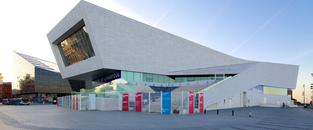 Museum of Liverpool mostrando arquitetura moderna