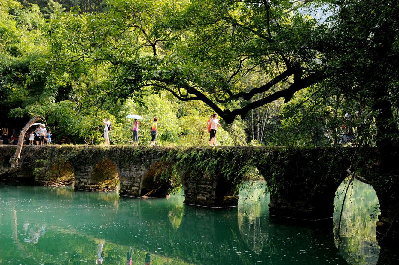 Libo Seven Small Arches of #Guizhou,China.
https://twitter.com/Beautifulgx