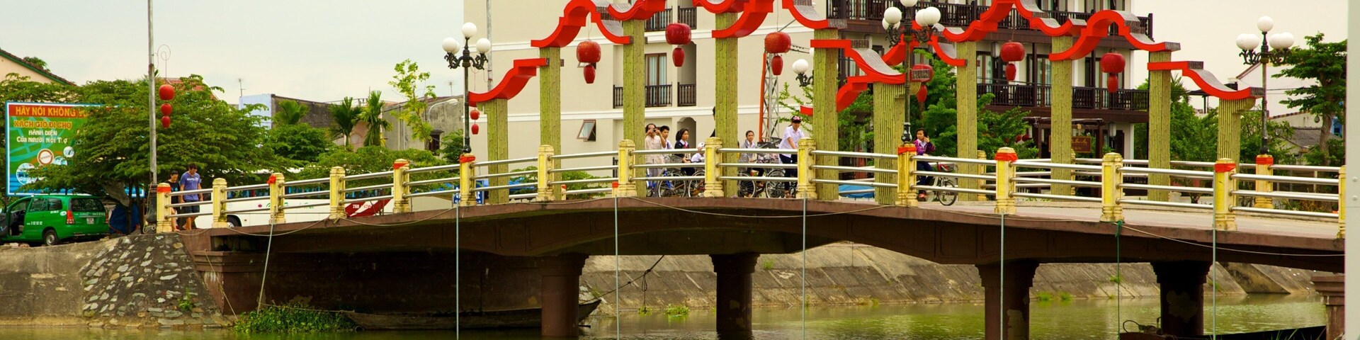 Plaza Song Hoai ofreciendo un puente, imágenes de calles y una plaza