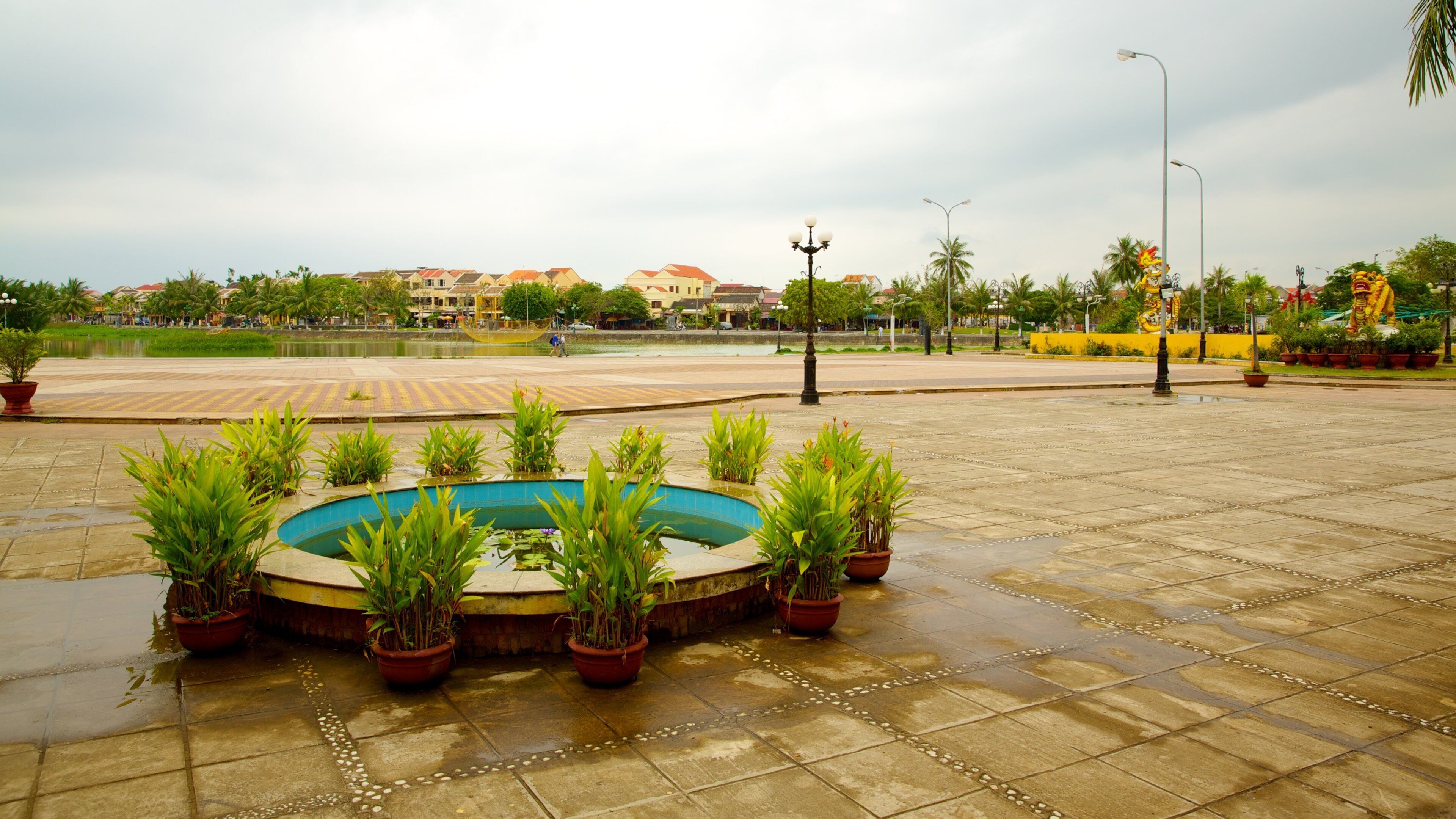 Song Hoai Square showing a fountain and a square or plaza