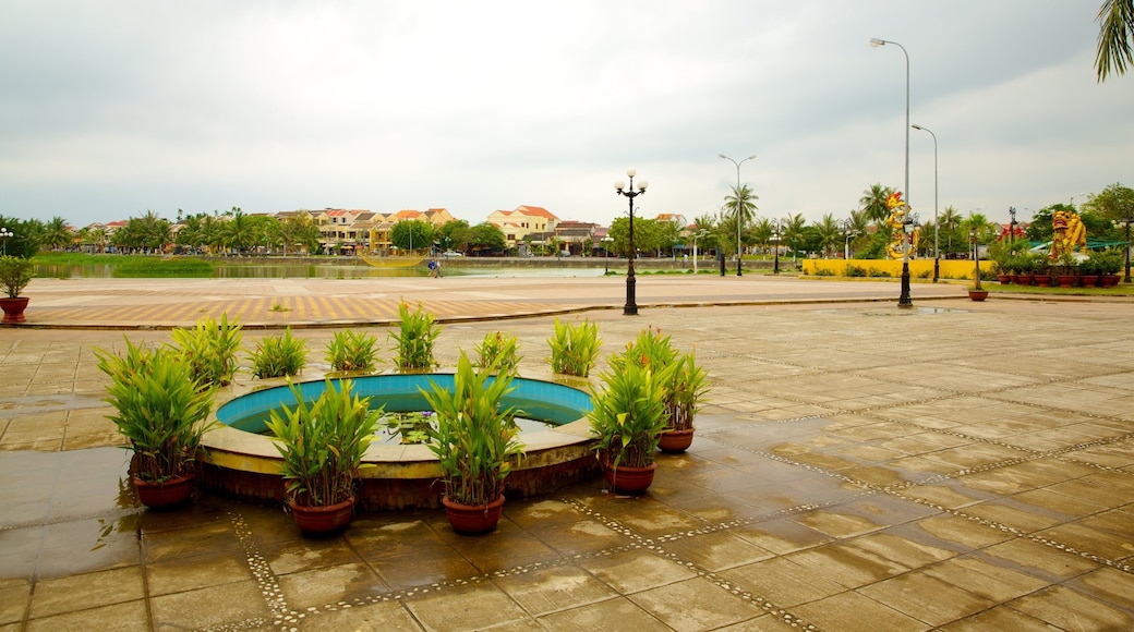 Song Hoai Square showing a fountain and a square or plaza