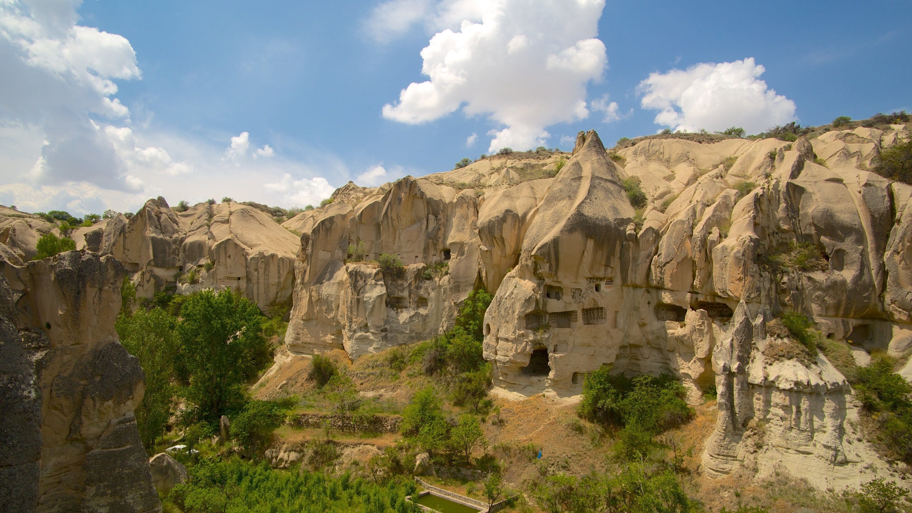 Goreme Open Air Museum showing mountains