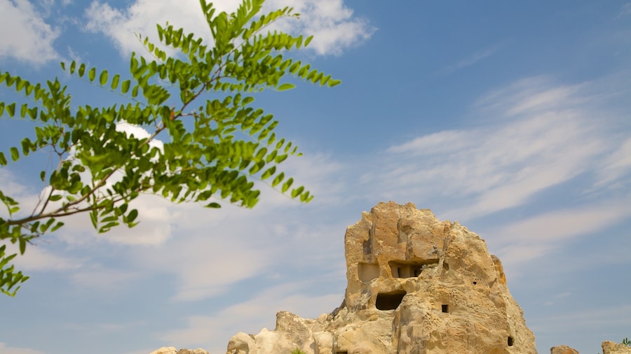 Goreme Open Air Museum which includes mountains