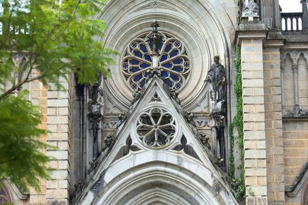 Cathedral of Saint Peter of Alcantara which includes heritage elements and a church or cathedral