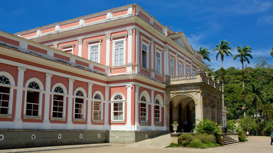 Imperial Museum og byder på gadeliv