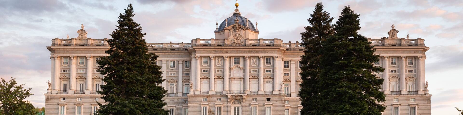 Sabatini Gardens featuring a sunset, a fountain and a castle