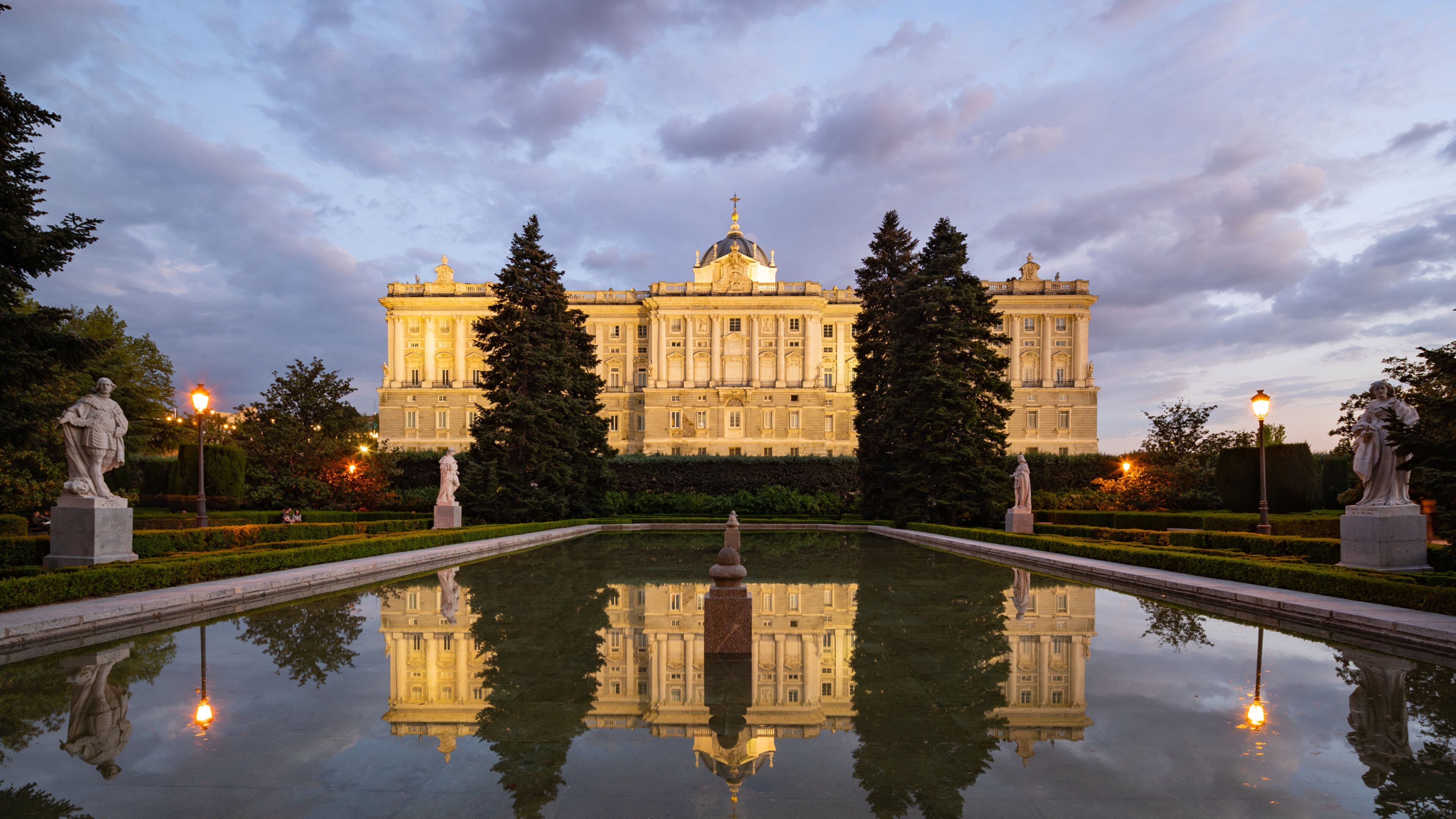 Sabatini Gardens featuring a sunset, heritage architecture and chateau or palace