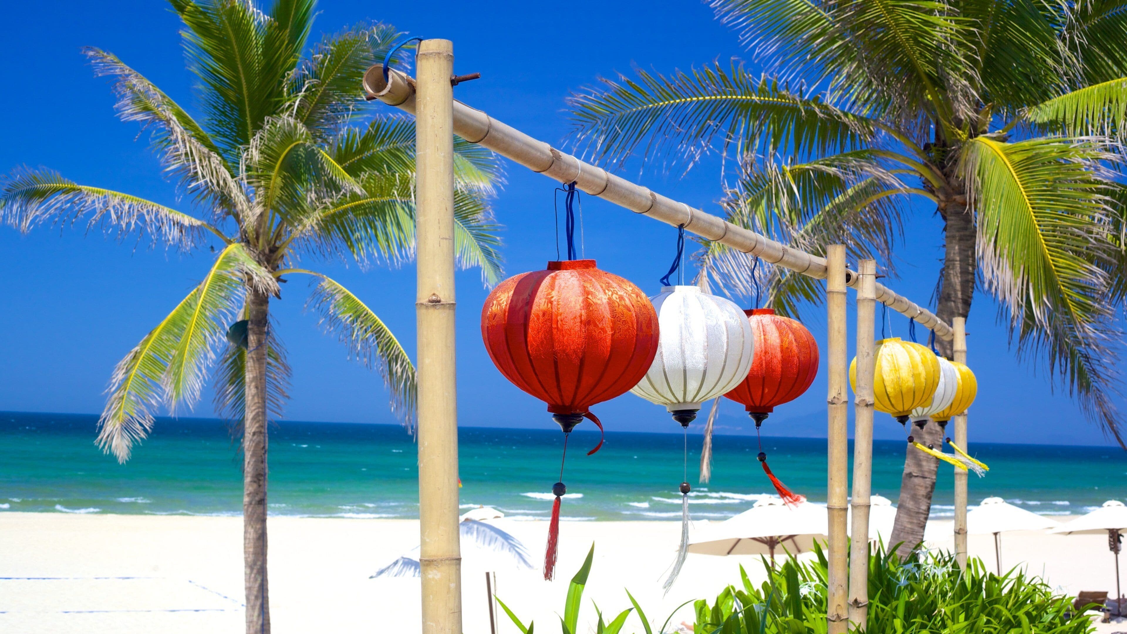 Non Nuoc Beach featuring tropical scenes and a beach