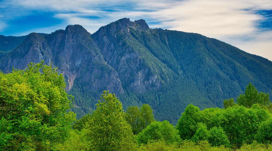 2020-06-02 MOUNT SI FROM THE SNOQUALMIE VALLEY 1.