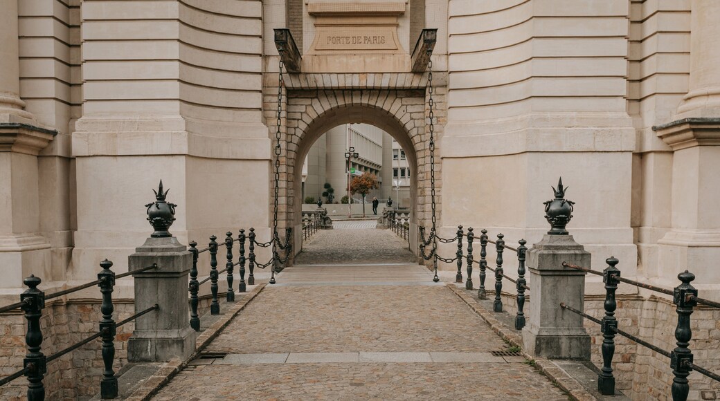 Porte de Paris featuring heritage elements