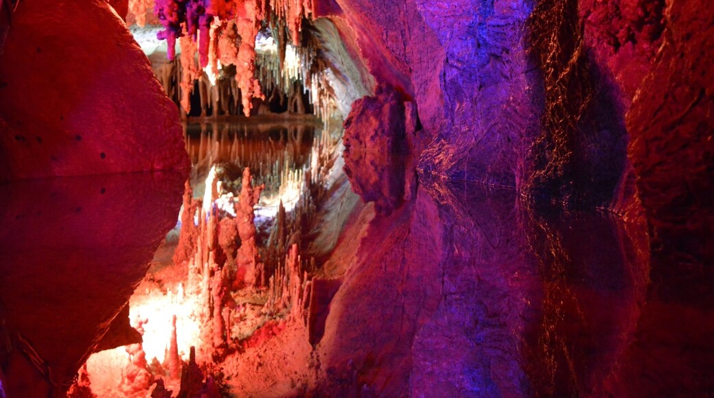 Beautiful reflection of caves in water..inspiring isn't it💕