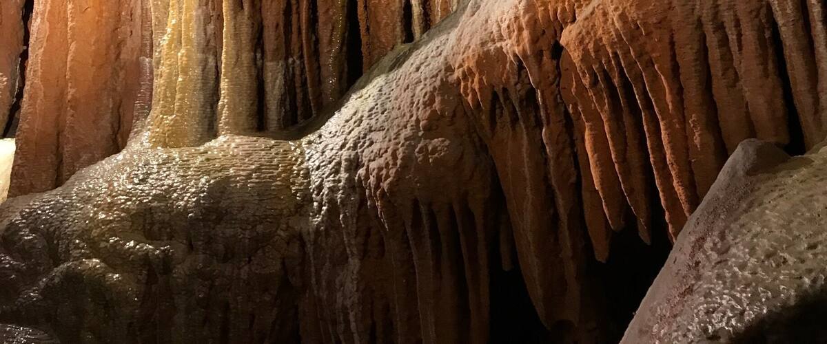 It's an amazing cavern, chock full of different kinds of rocks, stalagmites and tites, and wall formations.