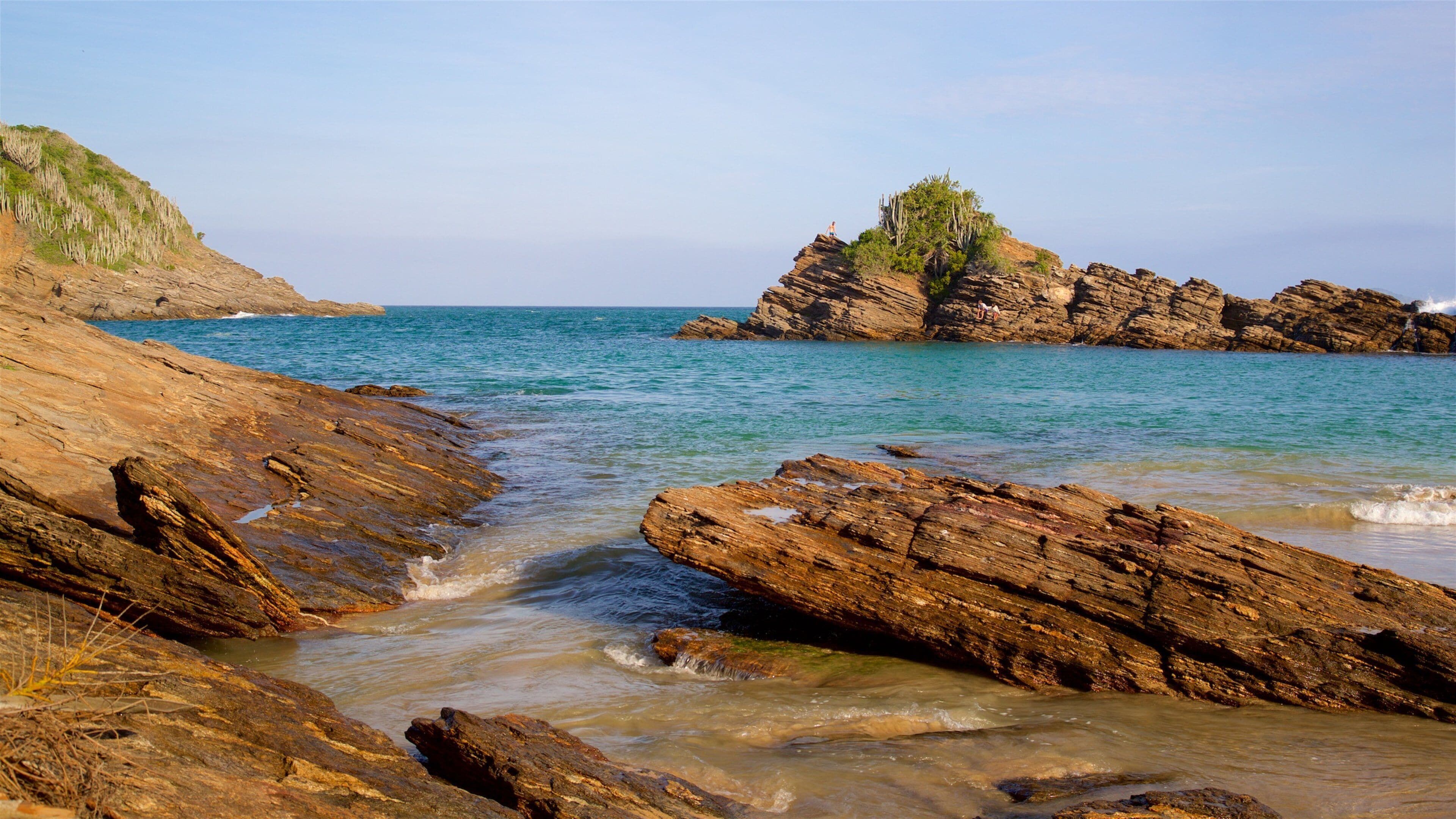 Ferradurinha Beach featuring rocky coastline and general coastal views