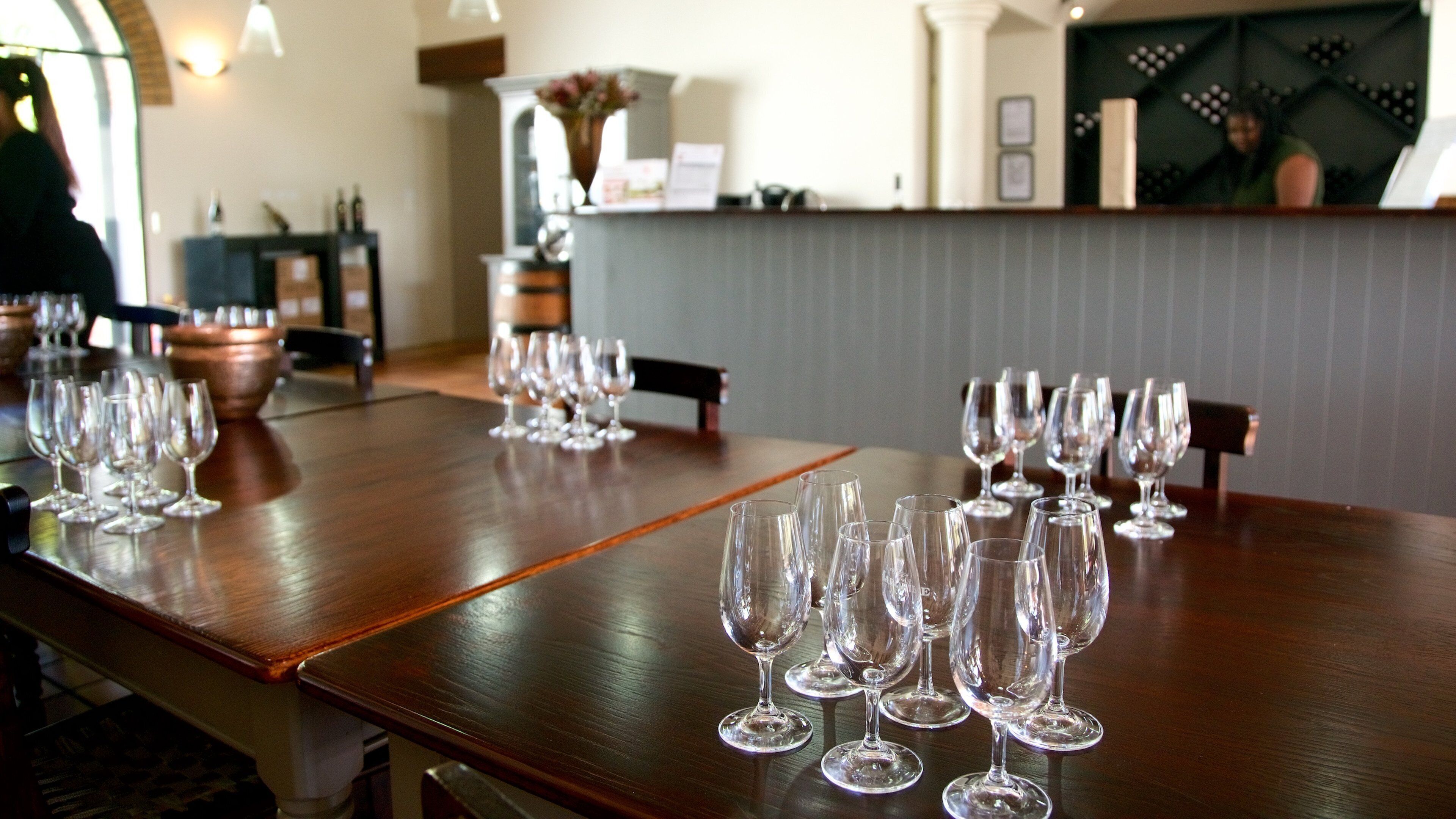 Xưởng rượu vang Laborie trong đó bao gồm cảnh nội thất