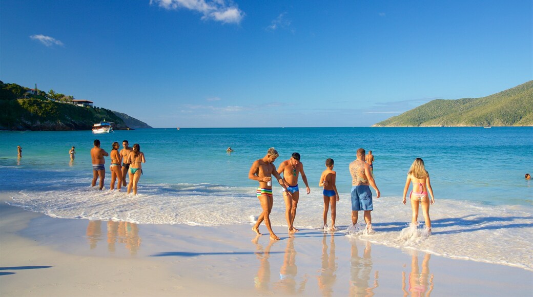 蓬塔爾多阿塔拉亞海灘 呈现出 游泳, 一般的海岸景觀 和 海灘