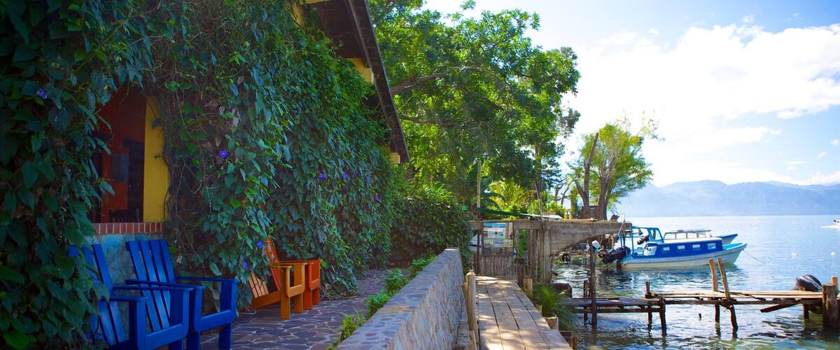 Santa Cruz La Laguna caratteristiche di casa e vista della costa