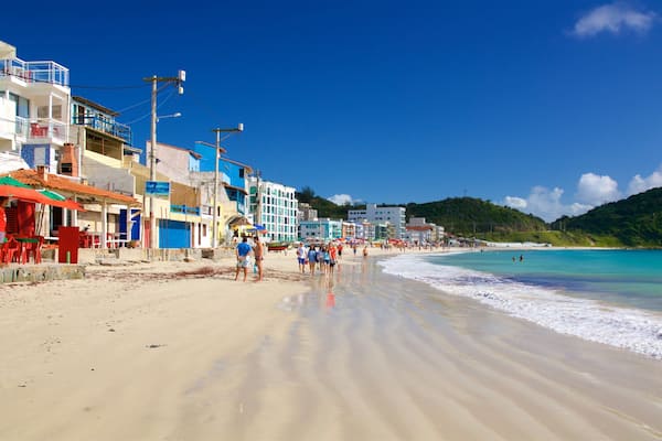 プライーニャ ビーチ どの含み 海岸線の眺め, 海岸沿いの町 と ビーチ