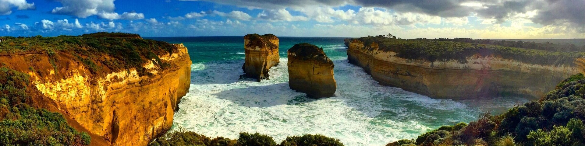 This is a tour of the Great Ocean Road in Victoria. Such incredible views and landmarks to see