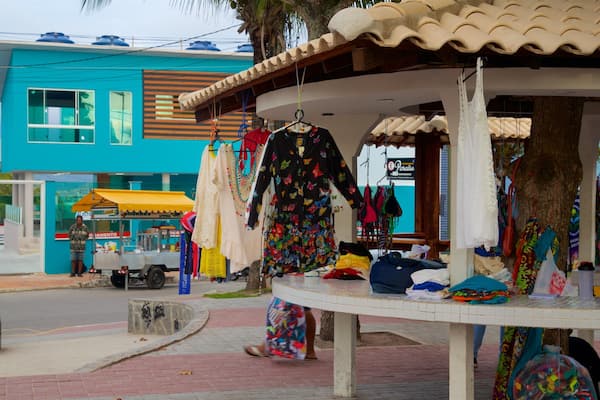 Praça Daniel Barreto de Marco mit einem Märkte