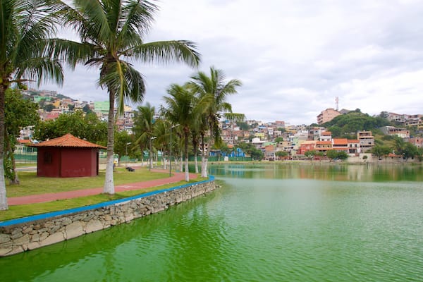 エルメス バルセロス パブリック パーク 表示 海岸沿いの町 と 湖あるいは泉