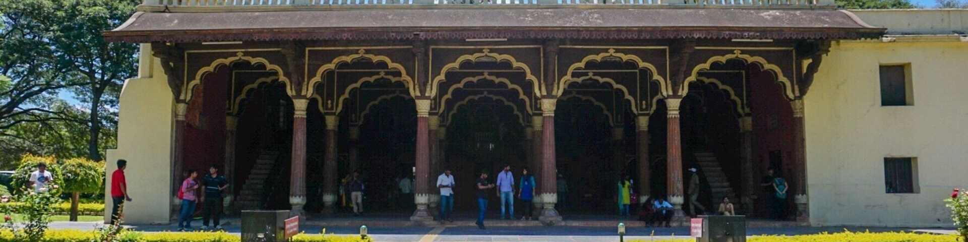 This summer palace is a symbol of bravery!