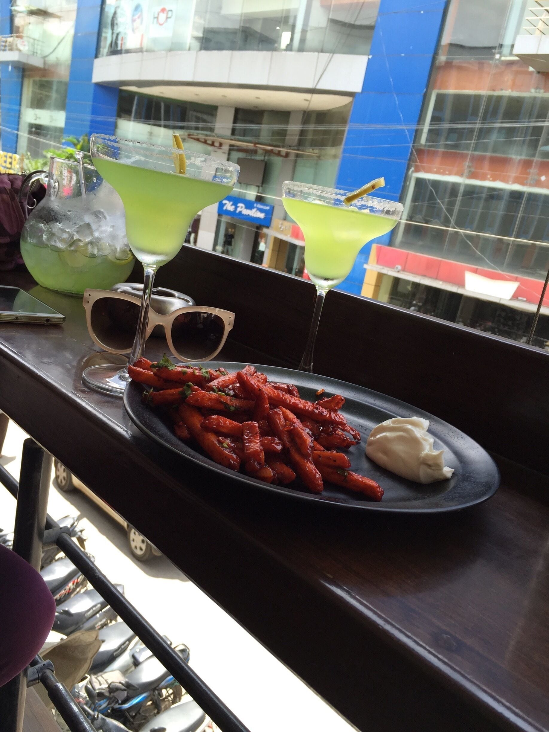 Place to go when you want to enjoy your drink with the good crowd.