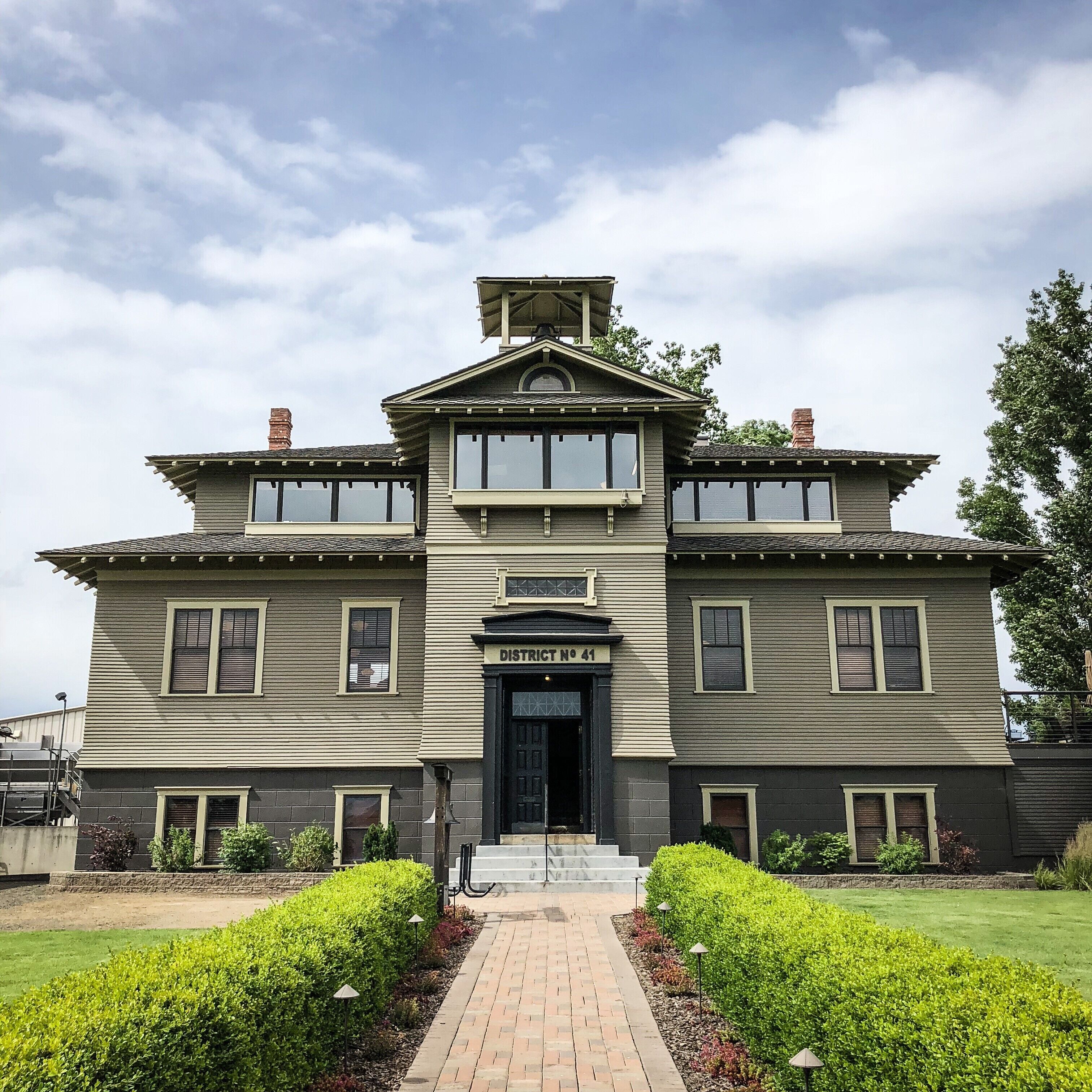One of the first wineries in the Walla Walla wine region, L'Ecole No 41 is located inside a historic school in Frenchtown just a few minutes from downtown Walla Walla. Go for a taste of their award-winning Bordeaux-style wines and remember to ring the bell on your way out.

#lifeatexpedia #winecountry #culture