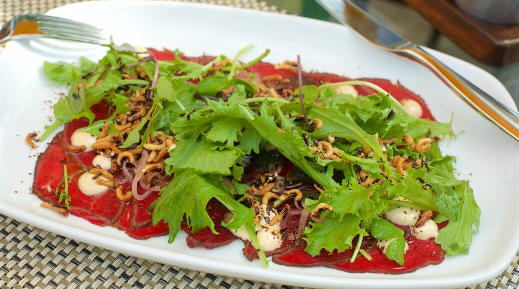 Quails\' Gate Estate Winery ofreciendo comida