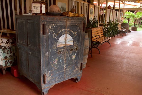 Kilohana Plantation which includes interior views and heritage elements