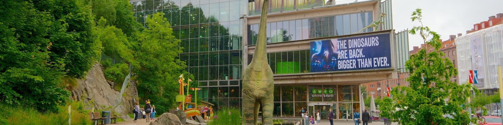Johanneberg showing outdoor art and a pond