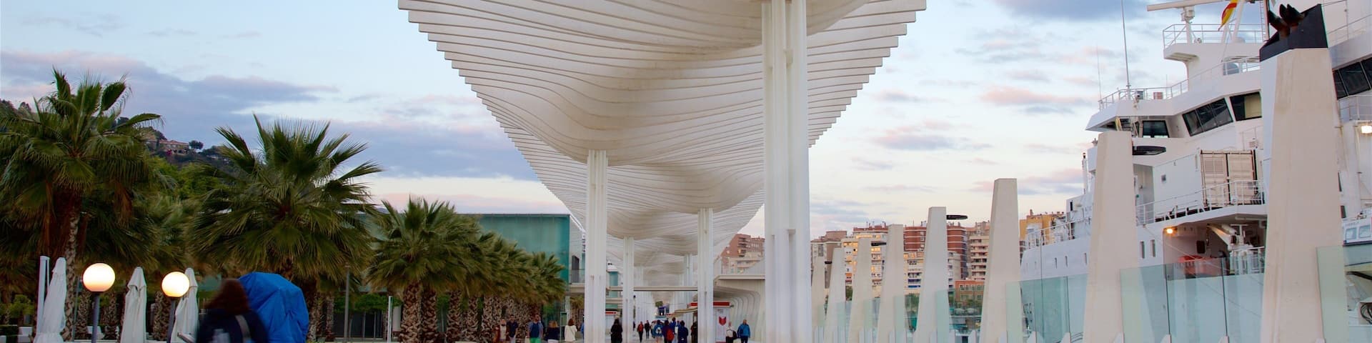 Port of Malaga which includes cycling, a marina and modern architecture