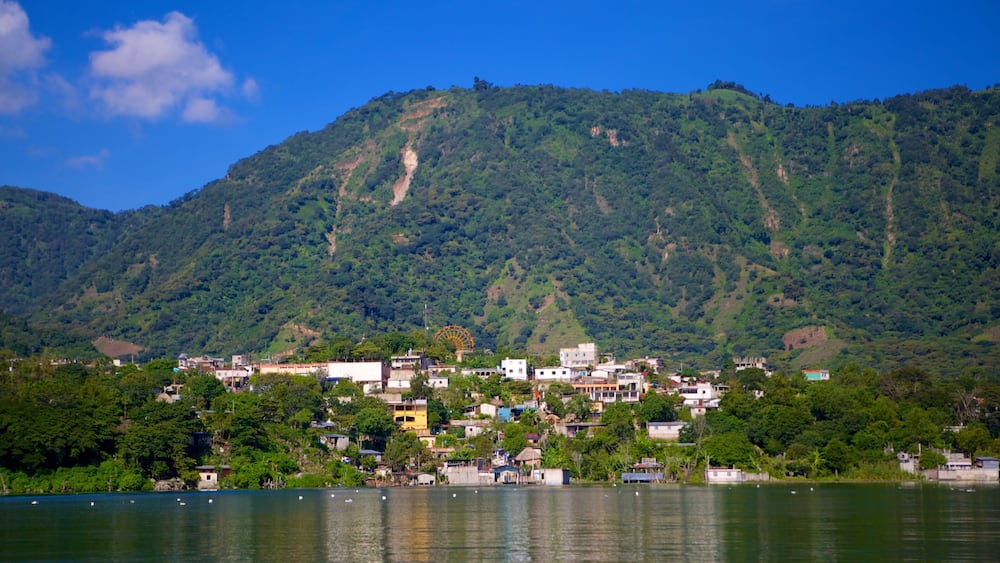 San Juan La Laguna showing a lake or waterhole and mountains