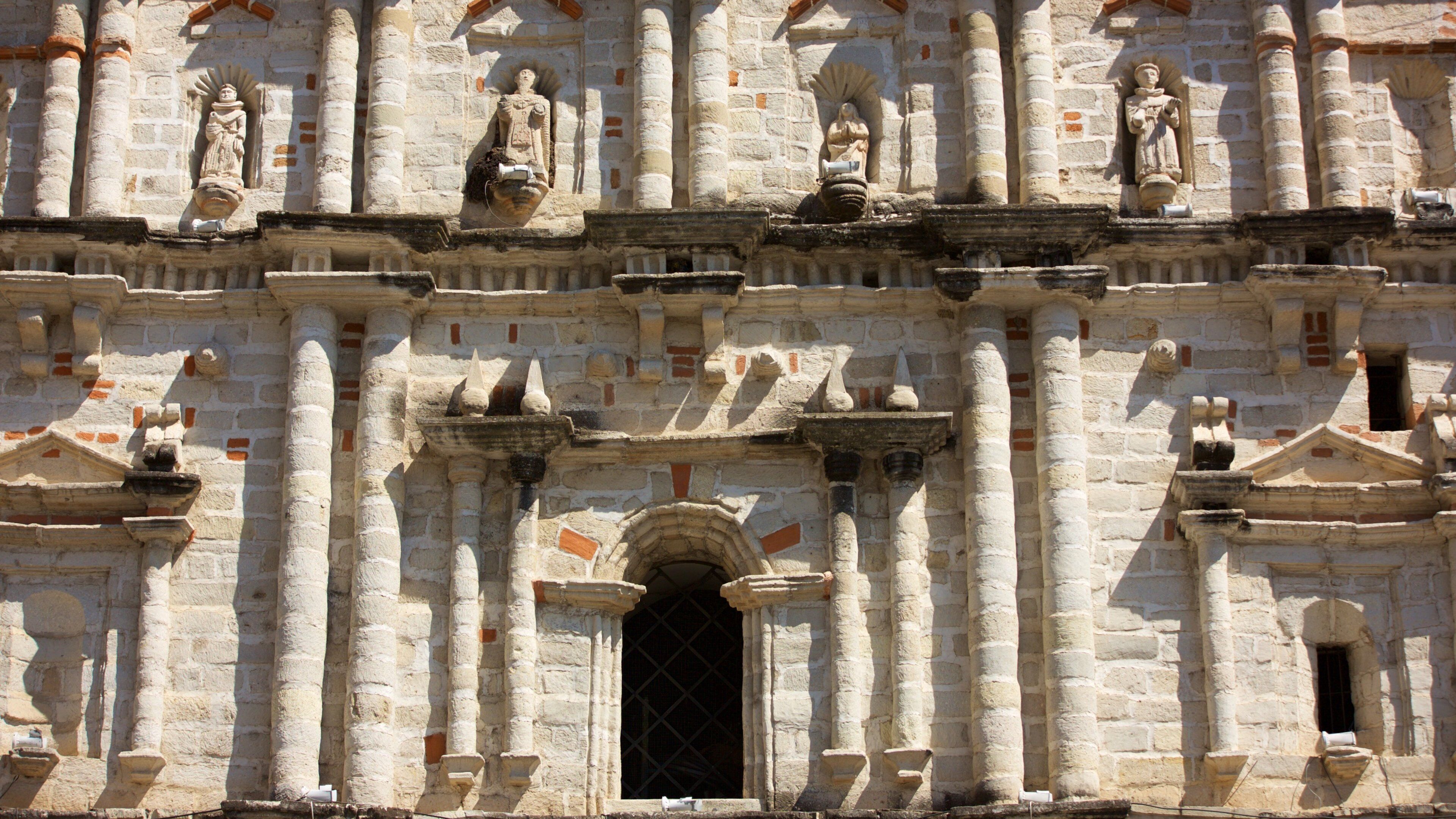 Church of Saint Francis showing a church or cathedral and heritage elements